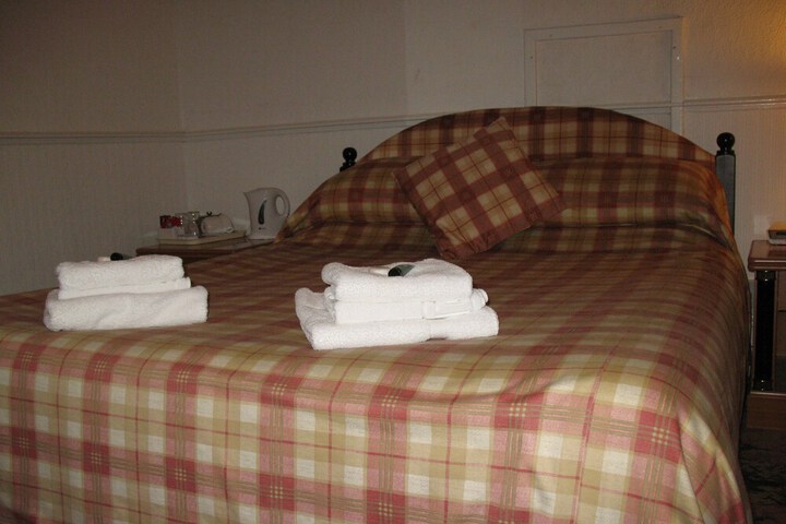 Room 12 of 32
