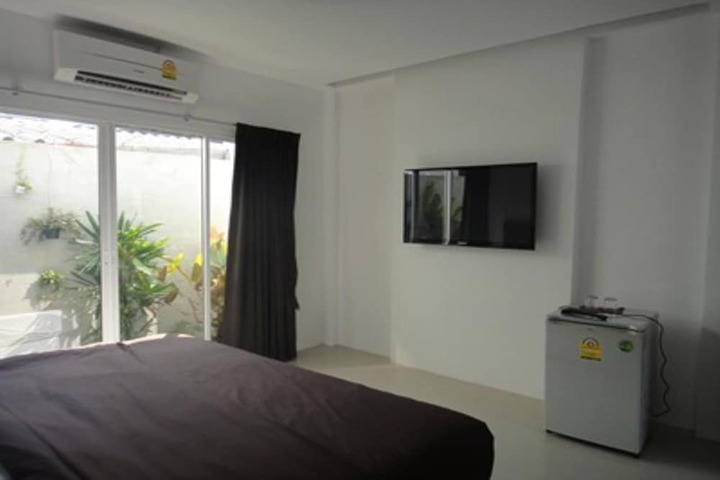 Room 5 of 13