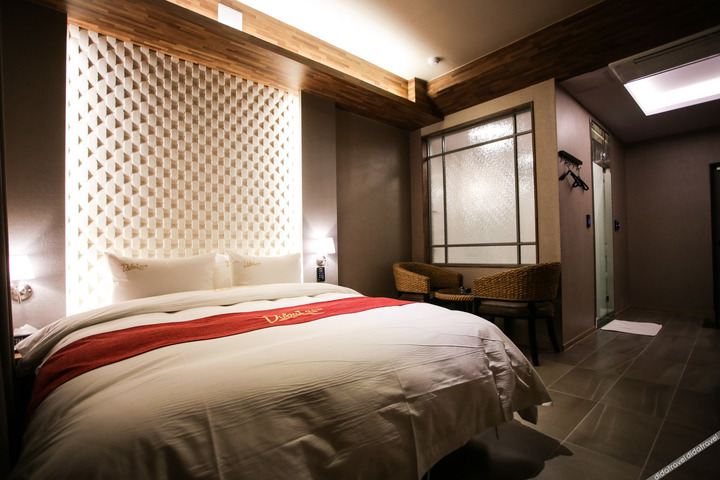 Room 42 of 91