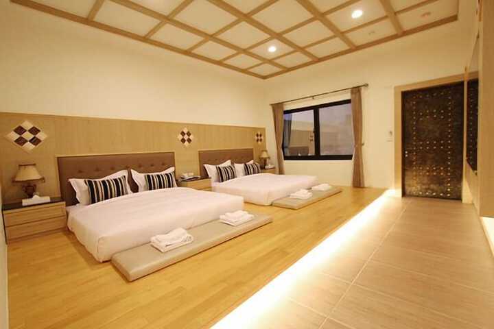 Room 11 of 26