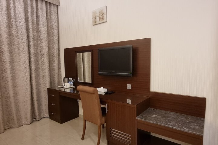 Room 5 of 19