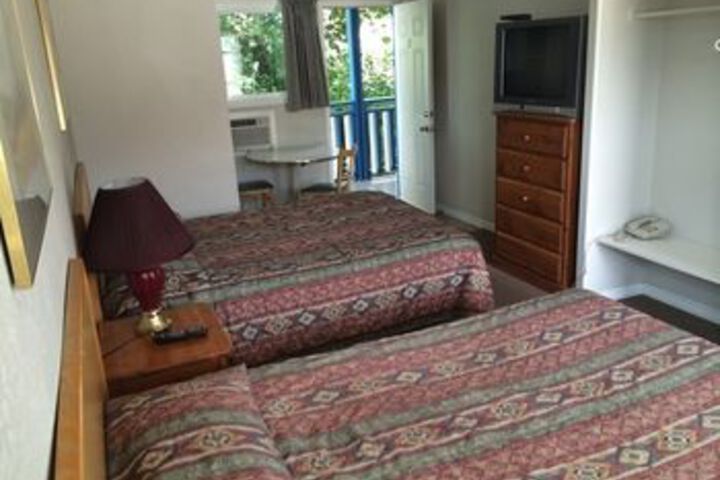 Room 16 of 19