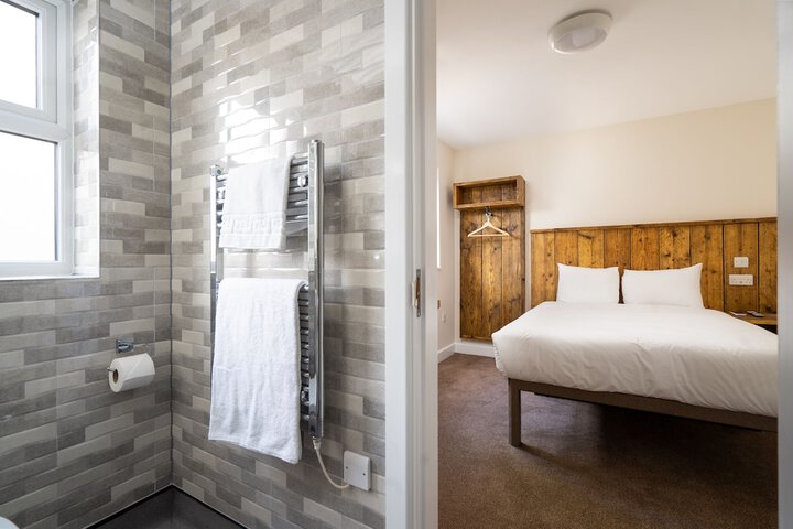Room 13 of 25
