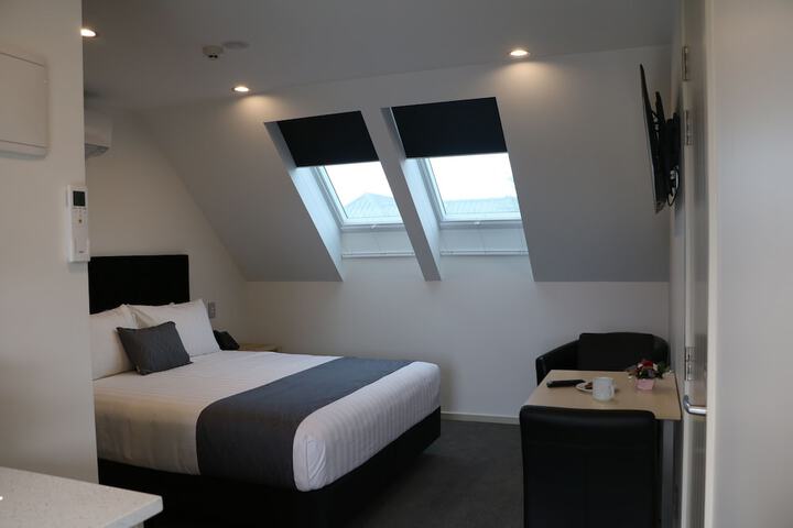 Room 4 of 44