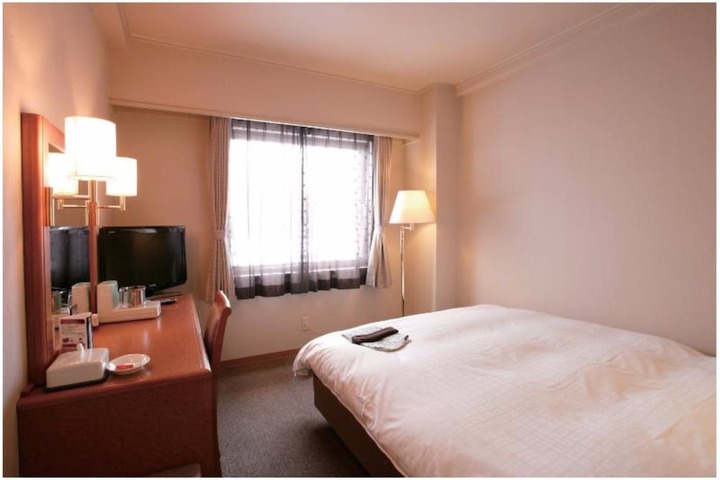 Room 7 of 42