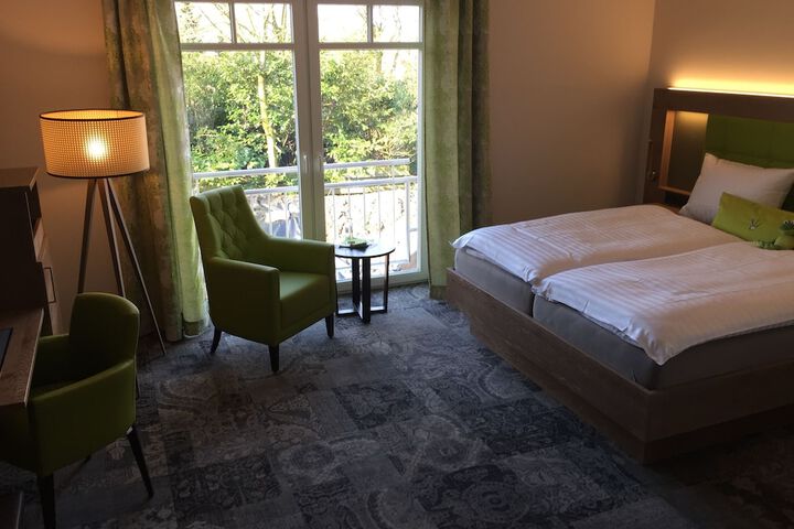 Room 16 of 102