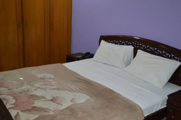 Room 2 of 5