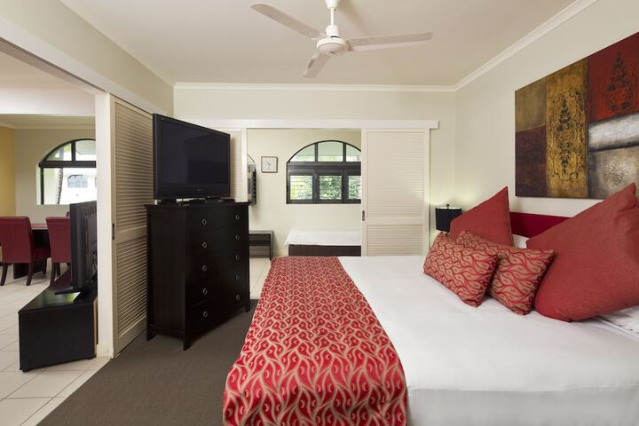Room 4 of 36