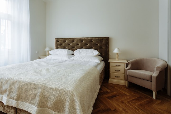 Room 6 of 70