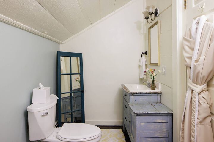Room 18 of 27