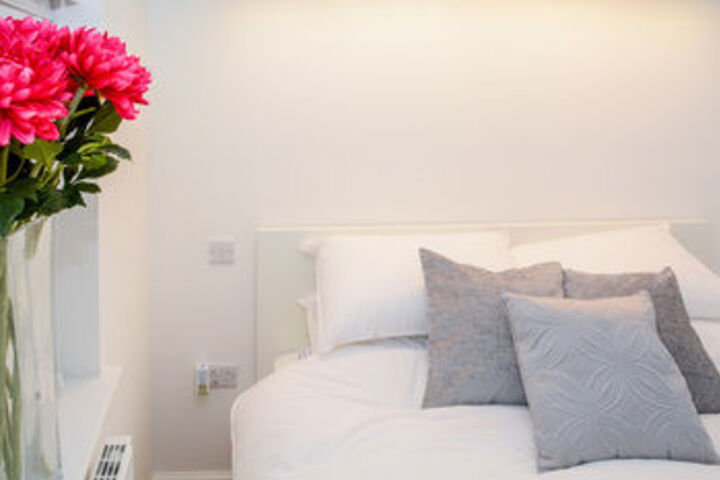 Room 2 of 17
