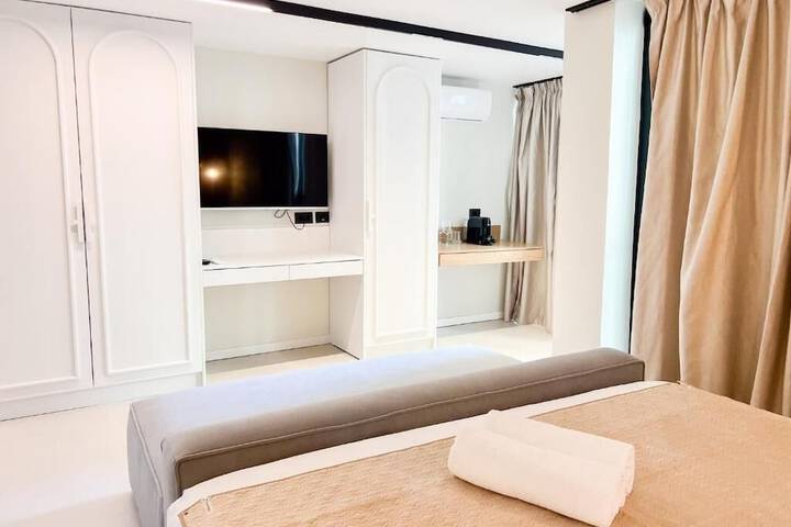 Room 2 of 50
