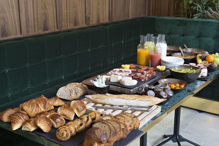 Breakfast/Coffee Service 74 of 96