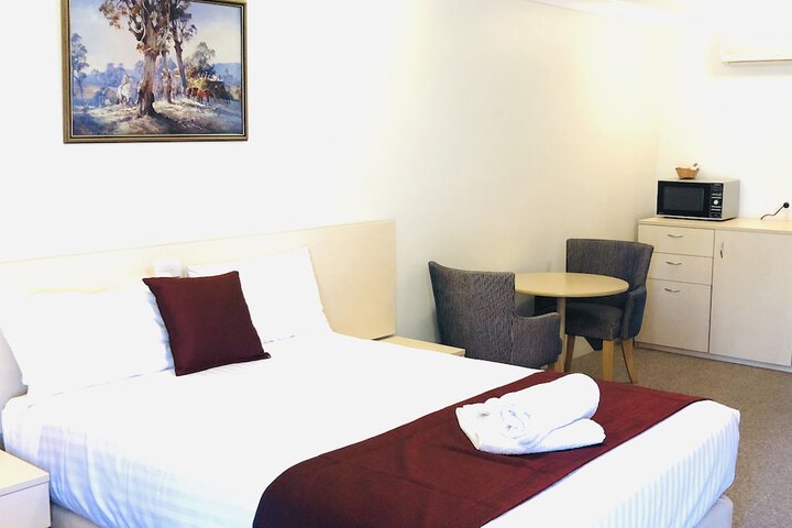 Room 9 of 31