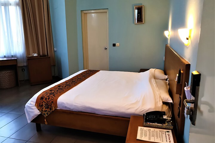 Room 15 of 59