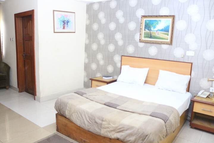 Room 2 of 27