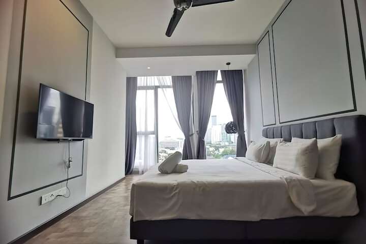 Room 34 of 109