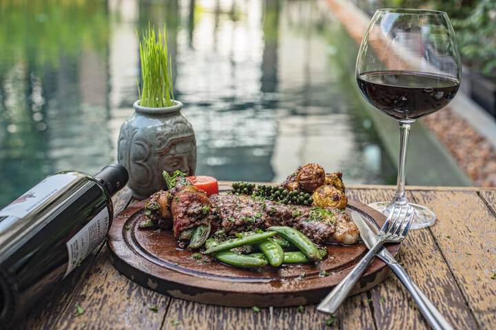 Dining 67 of 147