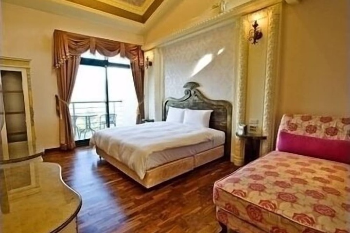 Room 30 of 84