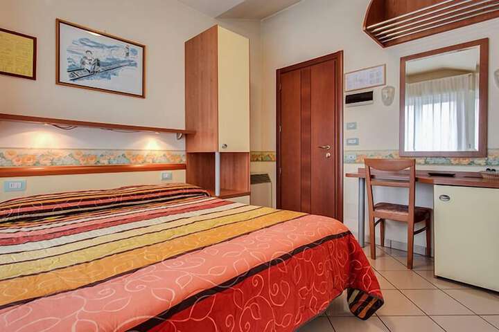 Room 5 of 39