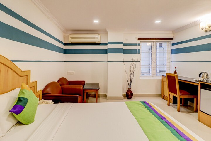 Room 33 of 65