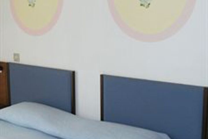 Room 13 of 29