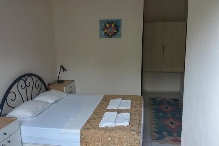 Room 2 of 61