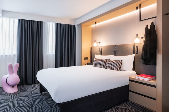 Room 43 of 64