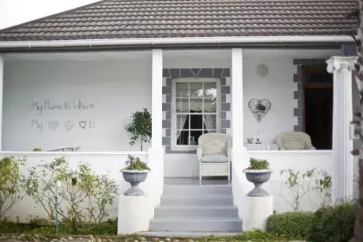 BREDASDORP COUNTRY MANOR