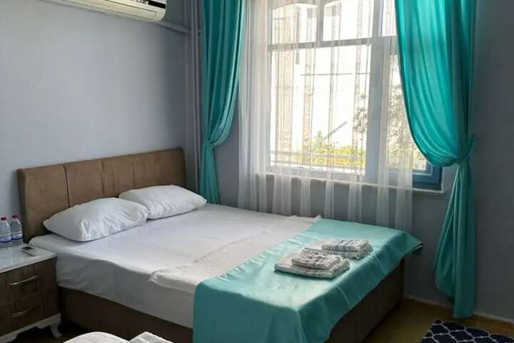 Room 3 of 32