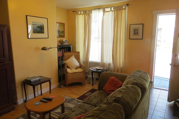 Room 2 of 11