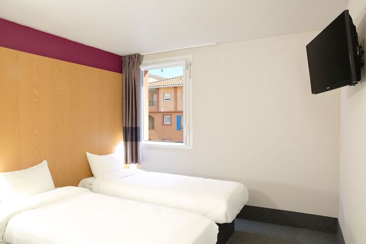 Room 9 of 41
