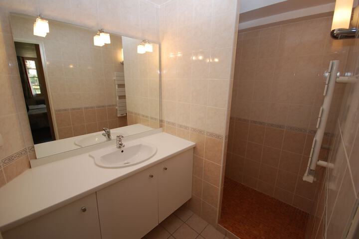 Room 14 of 24