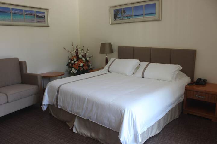 Room 9 of 77