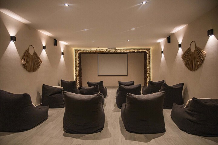 Room 8 of 31