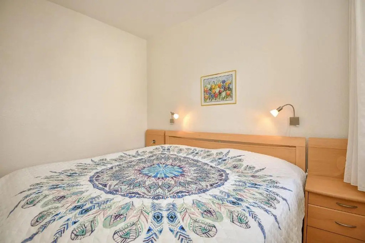 Room 4 of 13