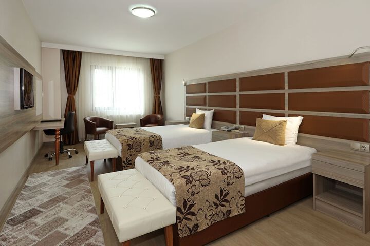 Room 8 of 44