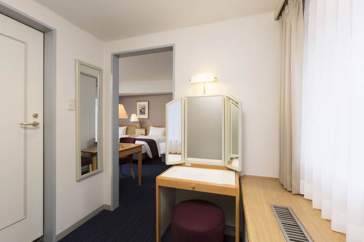Room 16 of 133
