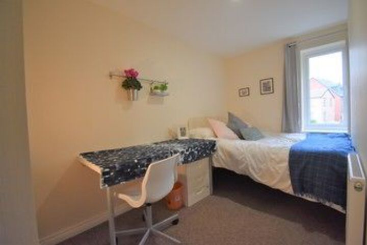 Room 11 of 23