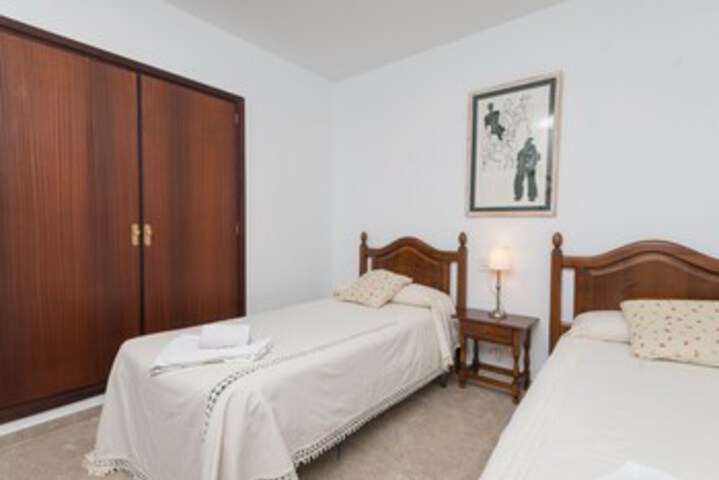 Room 38 of 49
