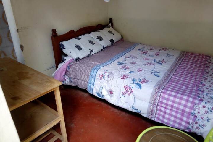 Room 6 of 10