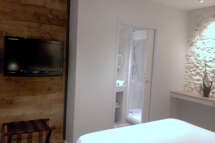 Room 16 of 56