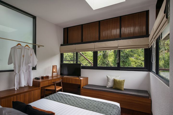 Room 5 of 72