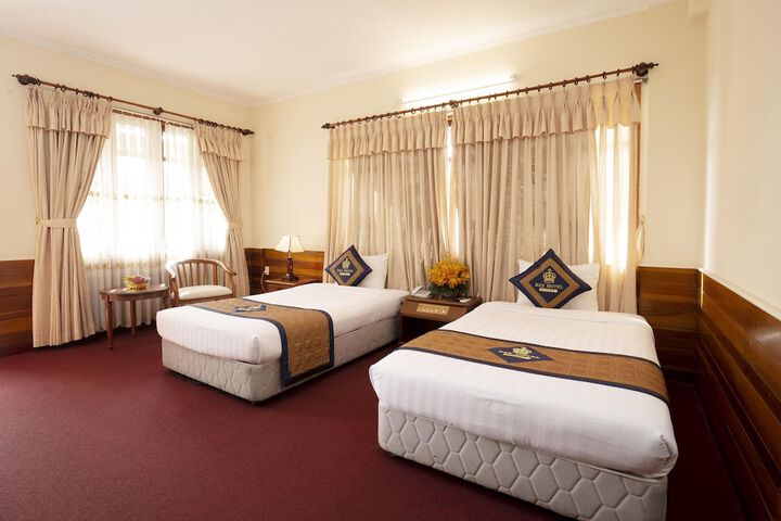 Room 2 of 43