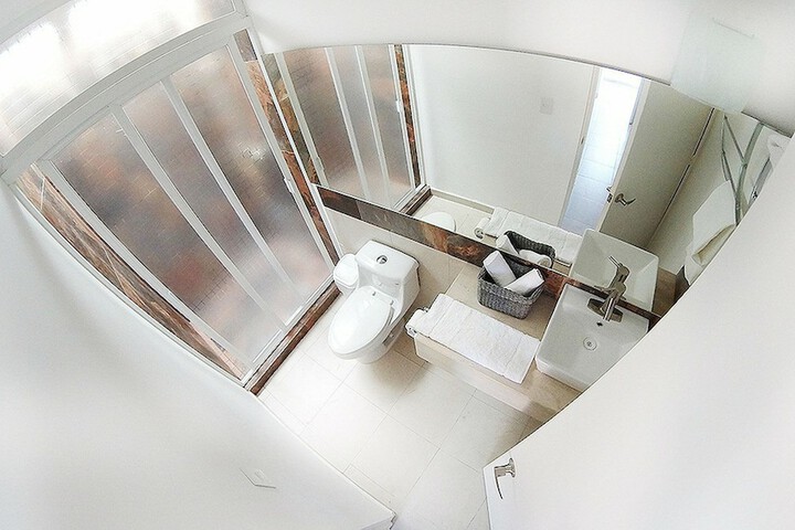 Room 14 of 25