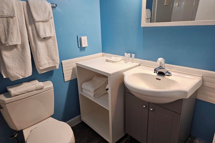 Room 4 of 4