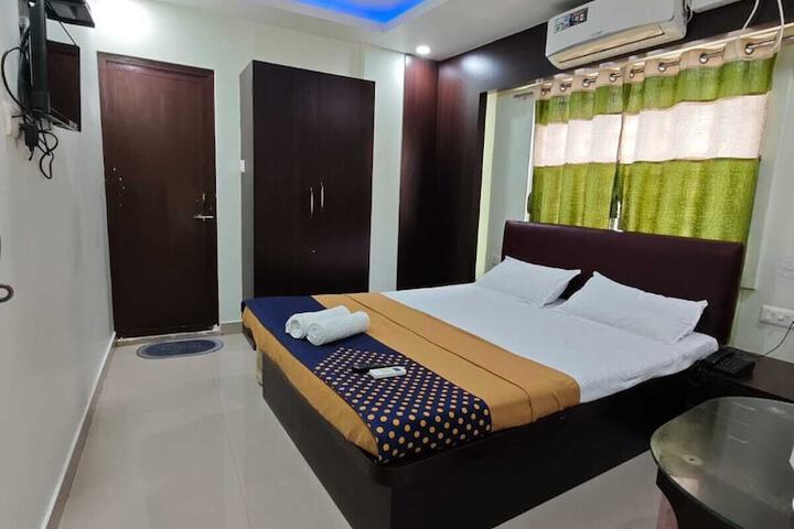 Room 7 of 11