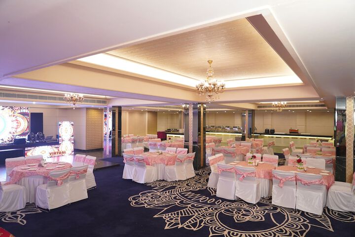 Ballroom/Hall 43 of 48