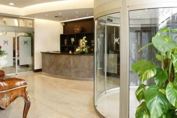 Entrance & Lobby