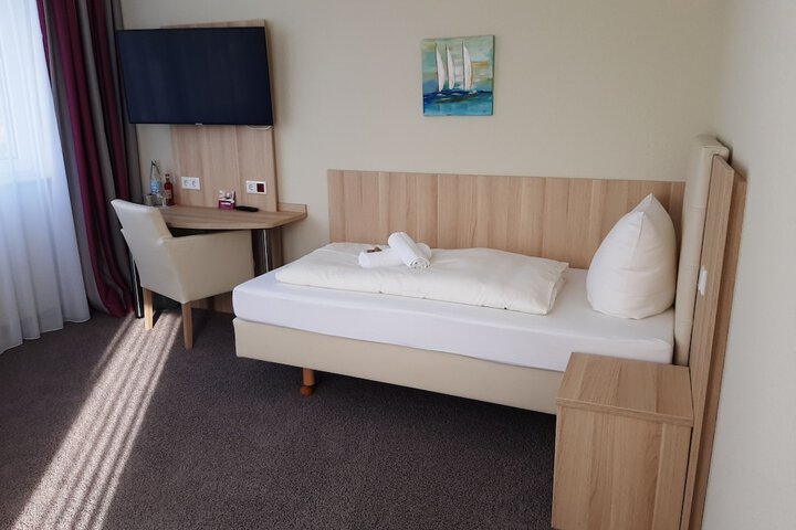 Room 3 of 39